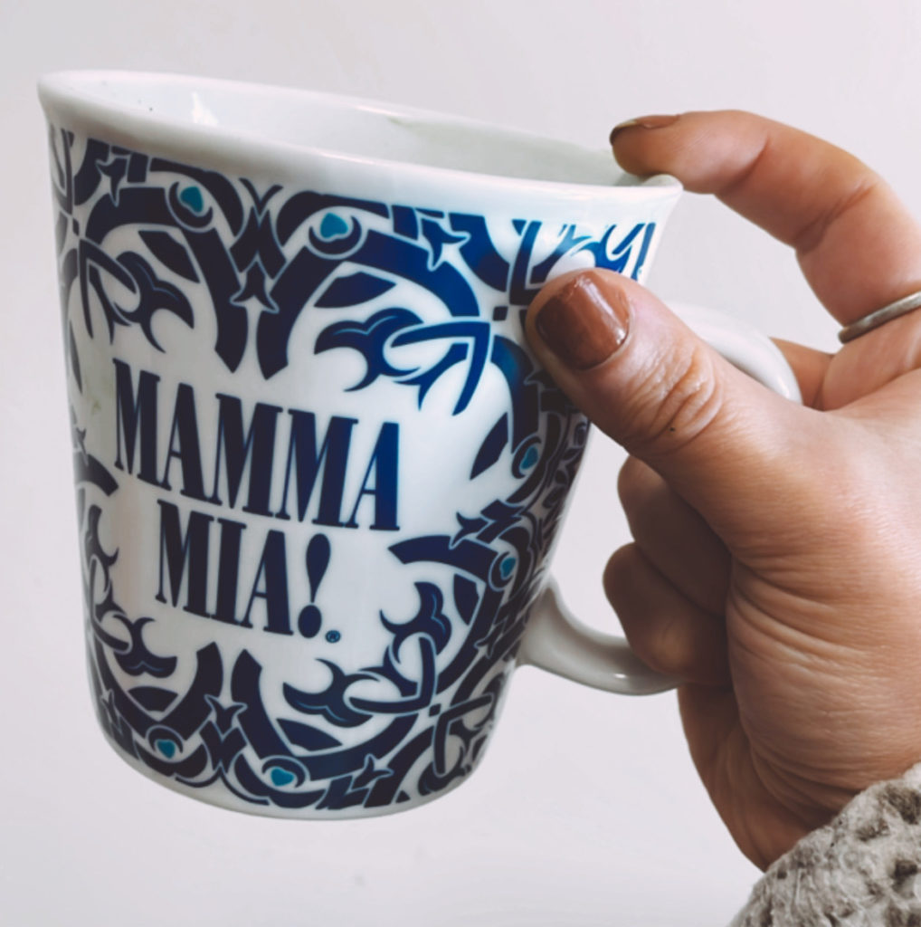 mug that reads 'Mama Mia'